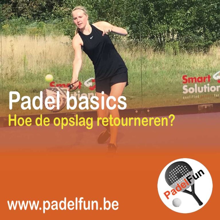 Dame die padelopslag retourneert
